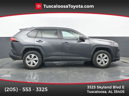 Used 2022 Toyota RAV4 LE image 1