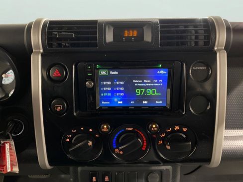 Used 2010 Toyota FJ Cruiser 4WD image 13