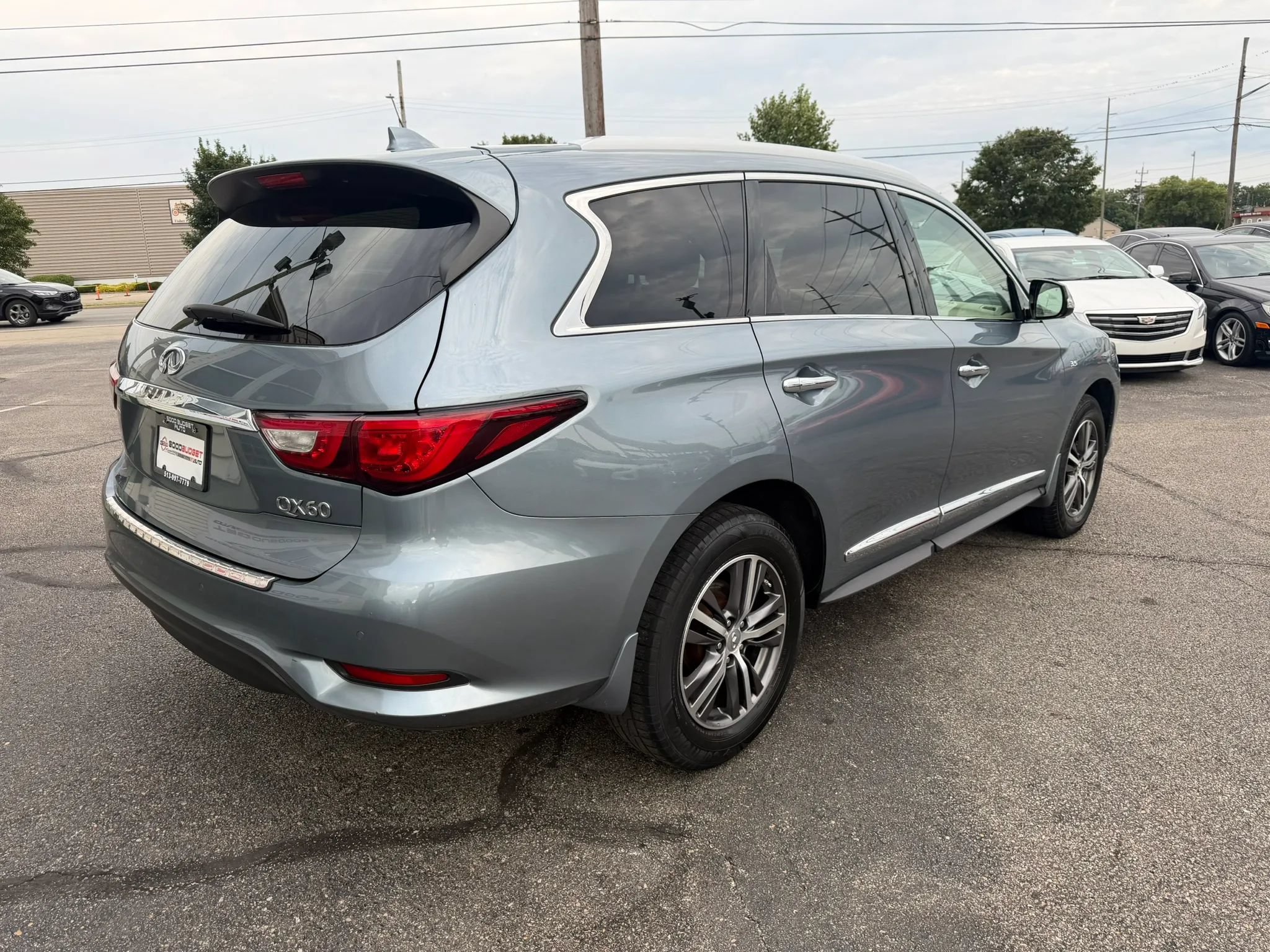 Used 2017 INFINITI QX60 Luxe w/ Premium Plus Package AWD/4WD image 7