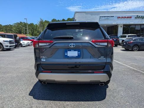 Used 2022 Toyota RAV4 SE AWD/4WD image 6