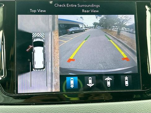 Used 2019 Chrysler Pacifica Touring Plus w/ Advanced Safetytec Group FWD image 14