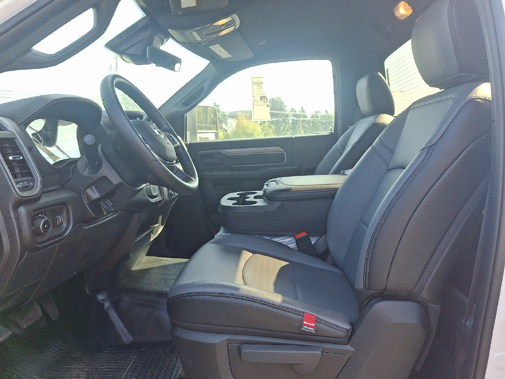 New 2027 RAM 3500 Tradesman AWD/4WD image 9