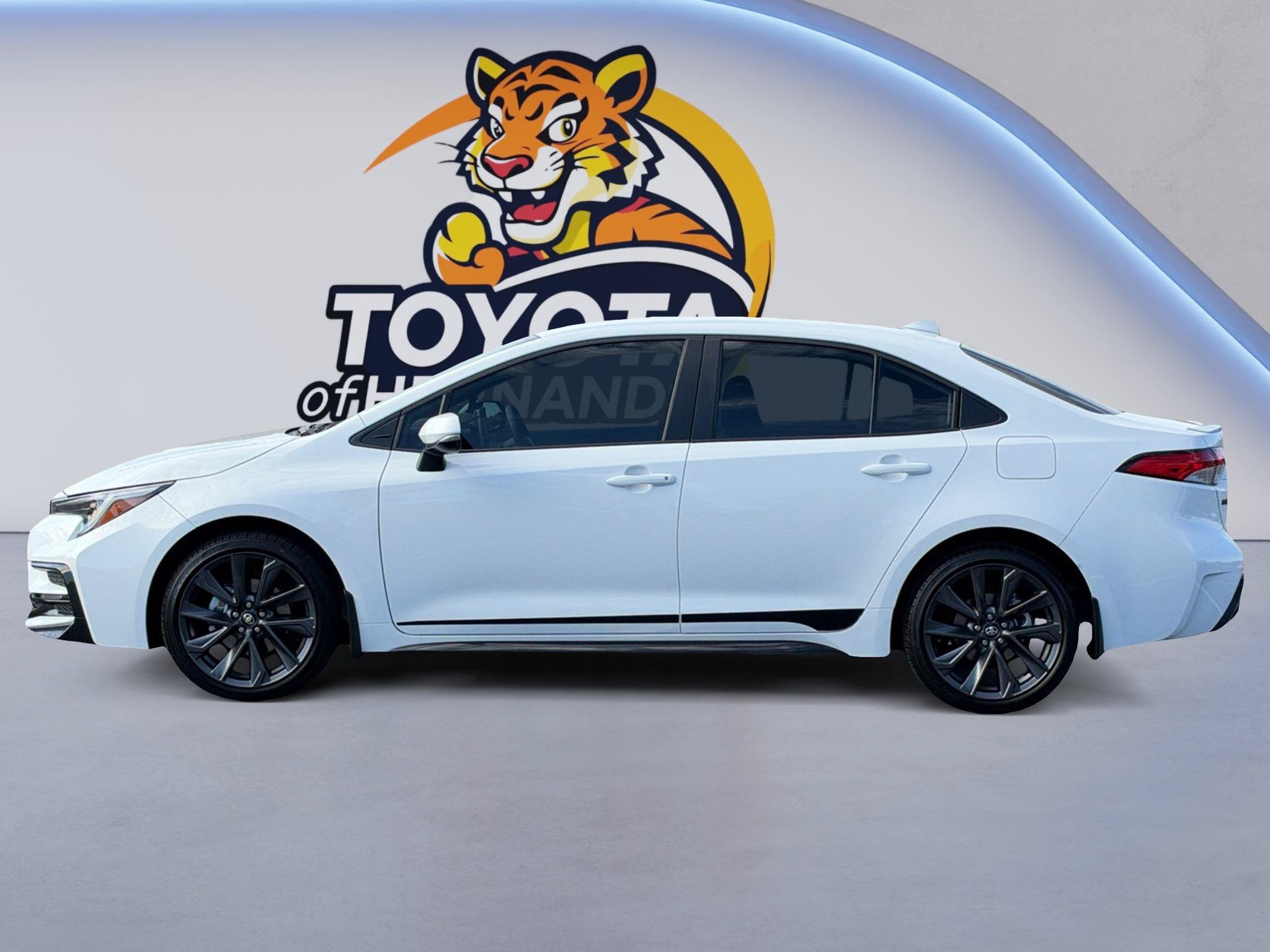 Used 2027 Toyota Corolla SE FWD image 9