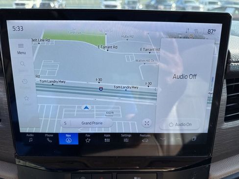 Used 2024 Ford Expedition Limited image 27