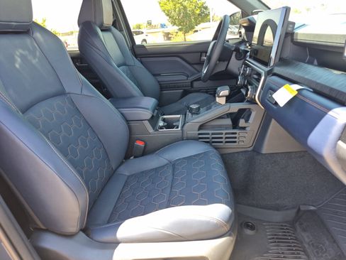 Certified 2026 Toyota 4Runner Platinum AWD/4WD image 25