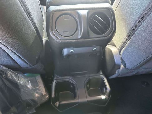 New 2026 Jeep Gladiator Sport AWD/4WD image 11