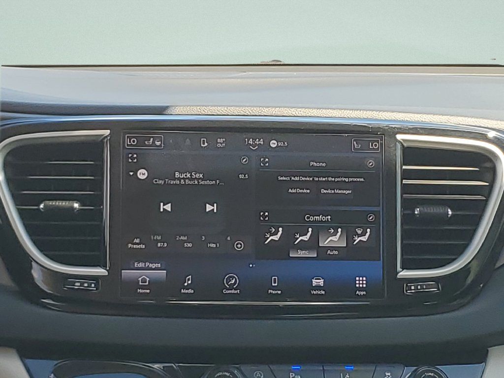 Used 2024 Chrysler Pacifica Touring-L FWD image 14