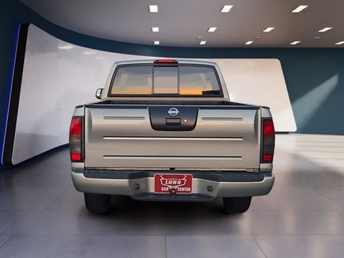 Used 2001 Nissan Frontier XE image 4