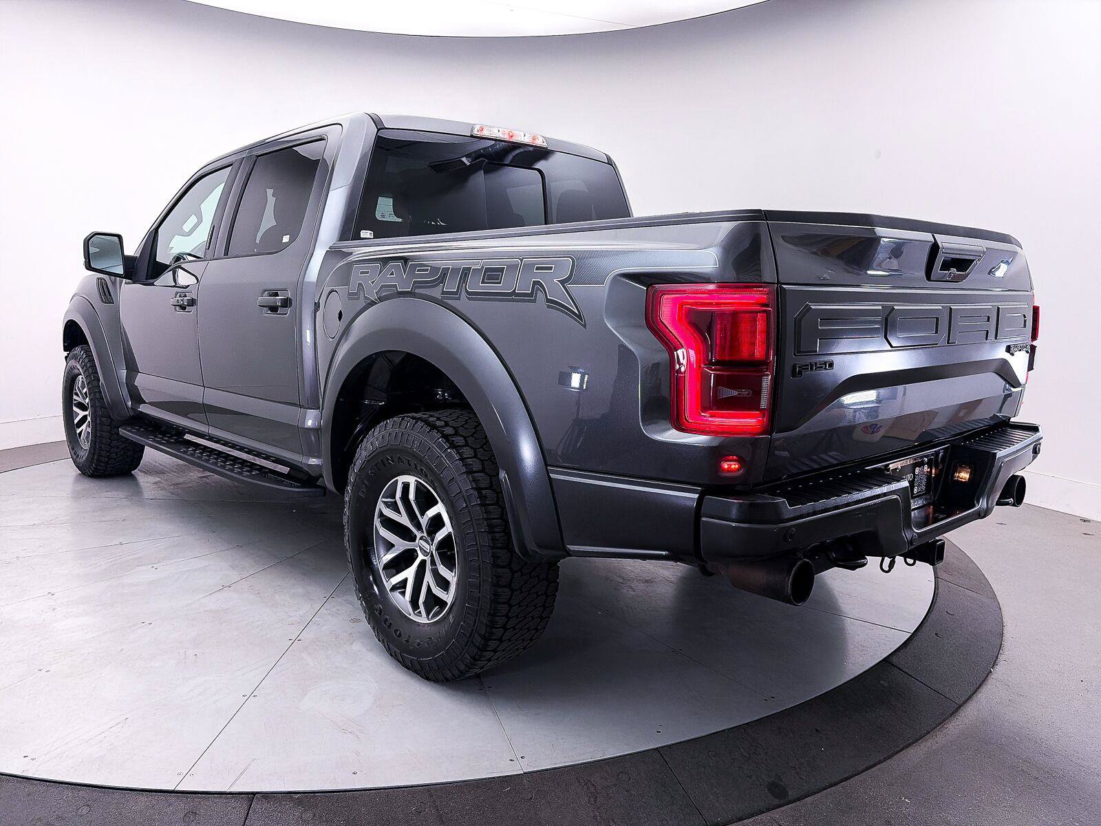 Used 2017 Ford F150 Raptor w/ Equipment Group 802A Luxury AWD/4WD image 10