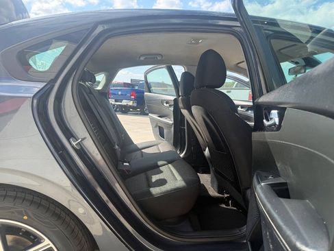 Used 2019 Kia Forte S FWD image 17
