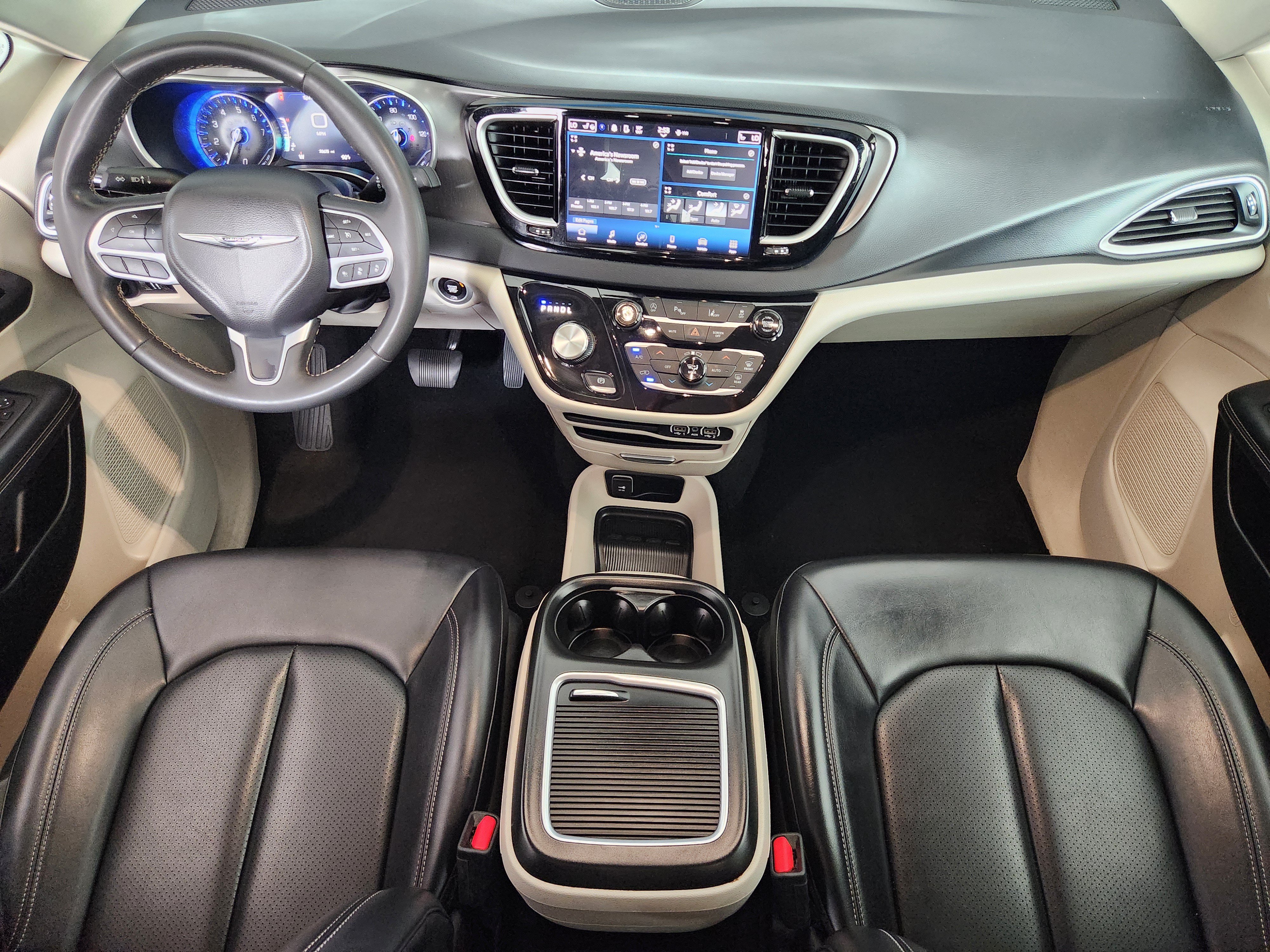 Used 2023 Chrysler Pacifica Touring-L FWD image 28