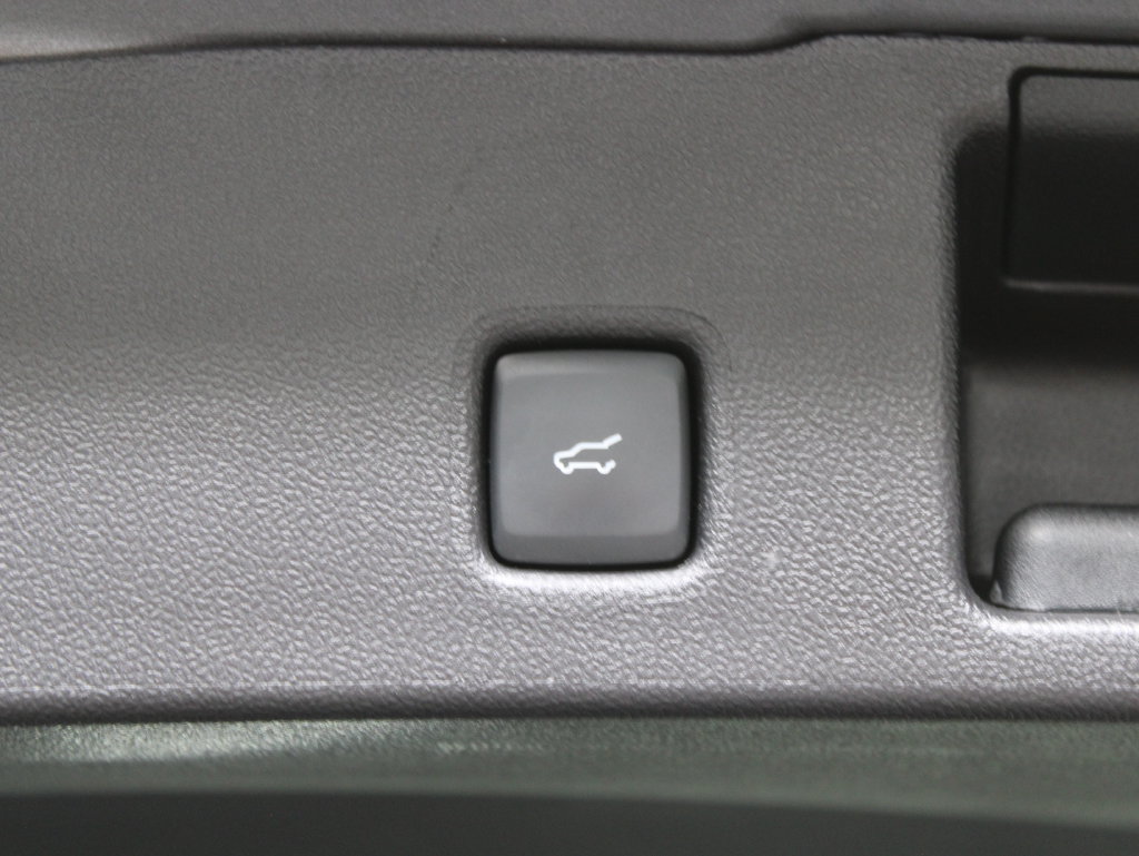 Used 2025 Ford Escape Platinum AWD/4WD image 36
