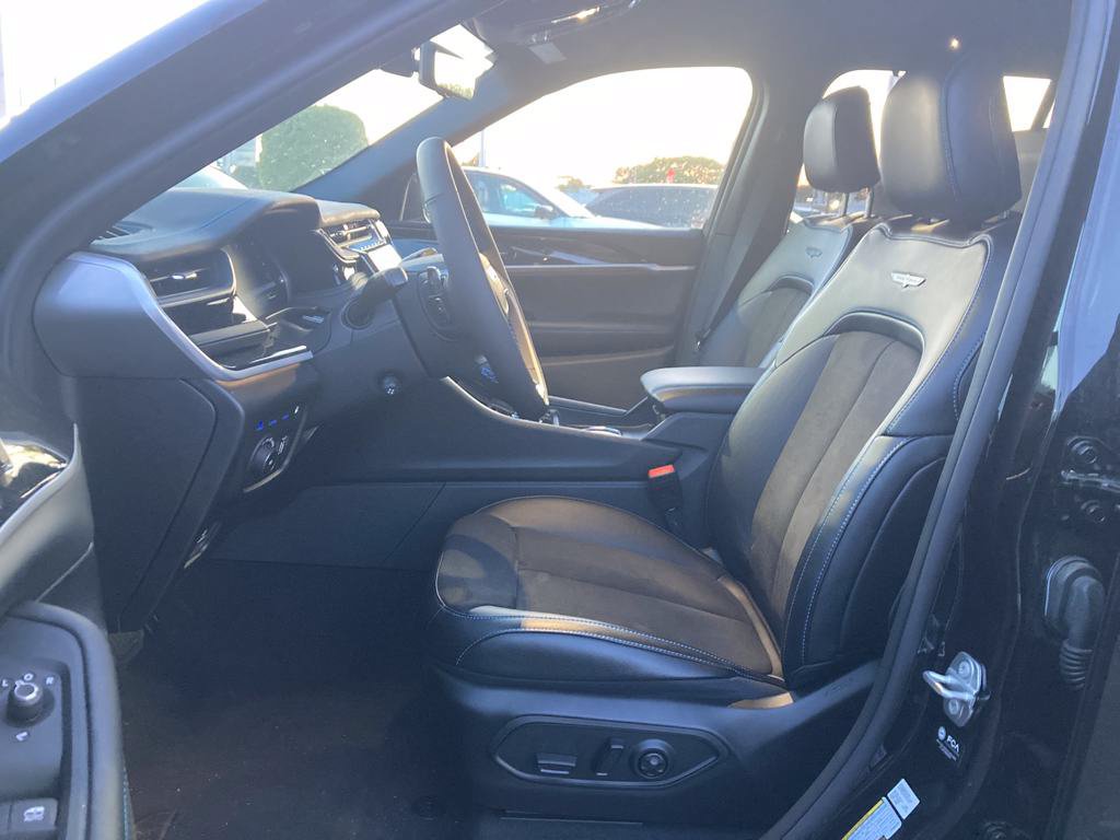 New 2024 Jeep Grand Cherokee Trailhawk w/ Advanced Protech Group II AWD/4WD image 10