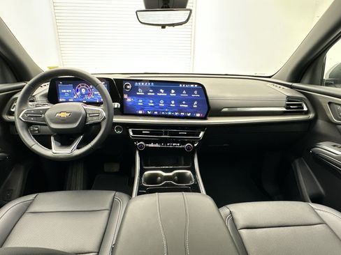 Used 2026 Chevrolet Traverse LT w/ Driver Confidence Package AWD/4WD image 16