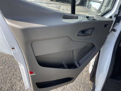 Used 2024 Ford Transit 350 XLT image 3