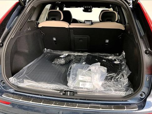 New 2026 Volvo XC60 B5 Plus w/ Protection Package Premier AWD/4WD image 29