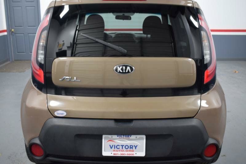 Used 2015 Kia Soul + FWD image 3