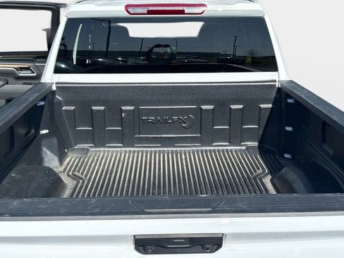 Used 2025 Chevrolet Silverado 2500 LT w/ Convenience Package image 12