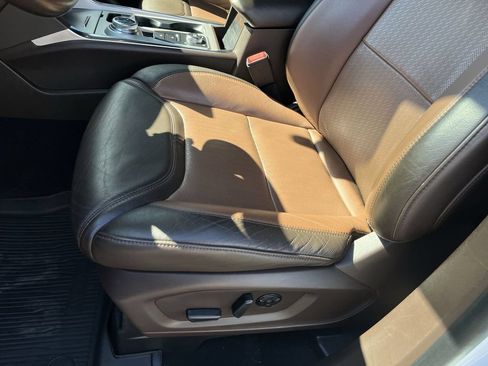 Used 2021 Ford Explorer King Ranch w/ Premium Technology Package AWD/4WD image 12