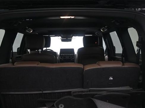 Used 2023 Nissan Armada Platinum w/ Captain's Chairs Package RWD image 15