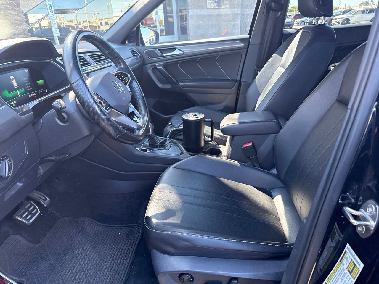Used 2022 Volkswagen Tiguan SE R-Line FWD image 3