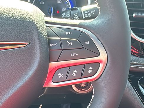 New 2026 Chrysler Pacifica Select image 19