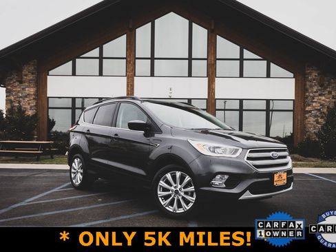 Used 2019 Ford Escape SEL image 1