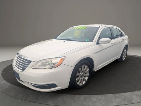 Used 2014 Chrysler 200 Touring image 1