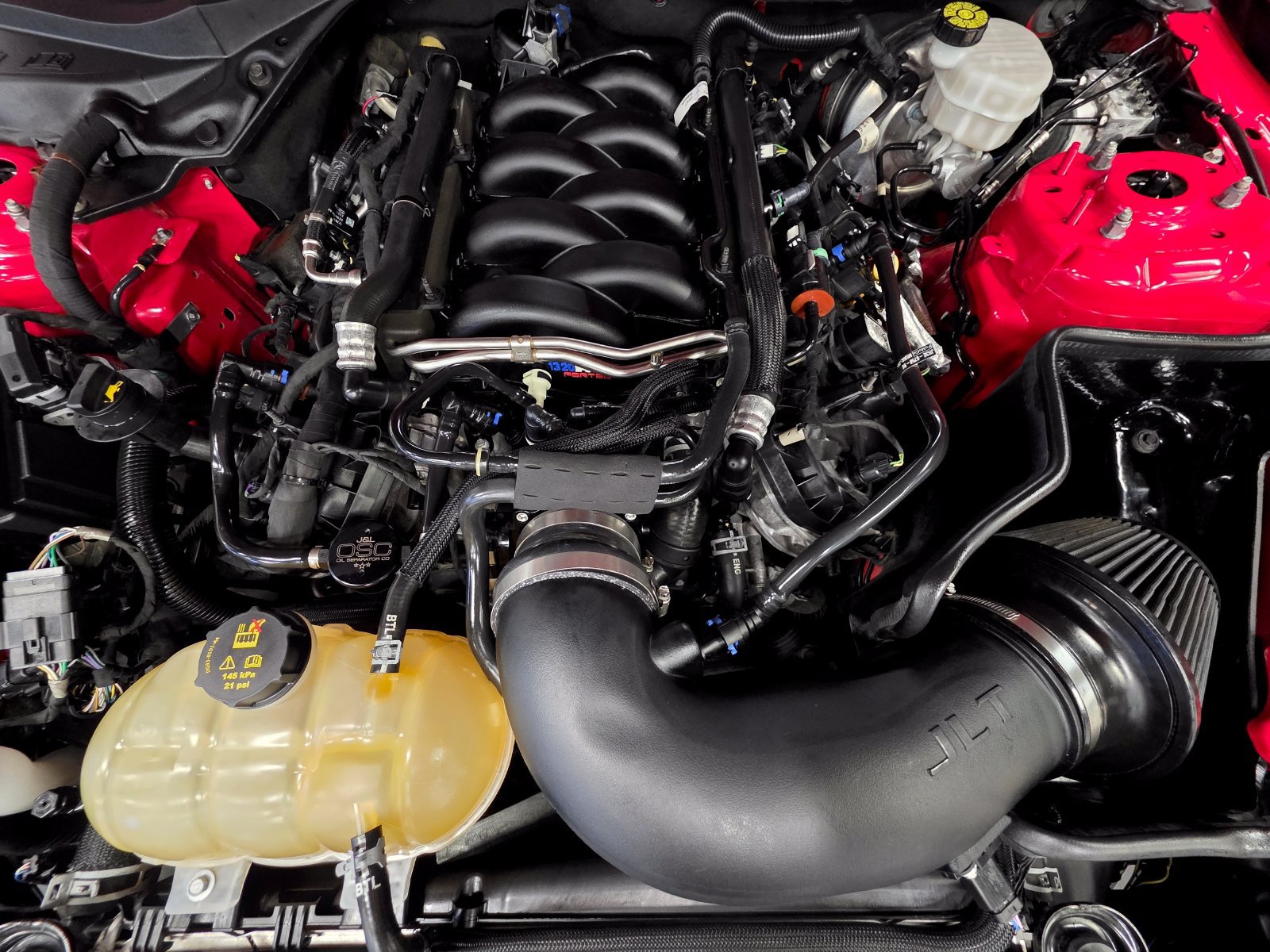 Used 2021 Ford Mustang GT Premium w/ Equipment Group 401A RWD image 4