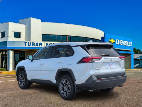 Used 2025 Toyota RAV4 XLE Premium AWD/4WD image 3