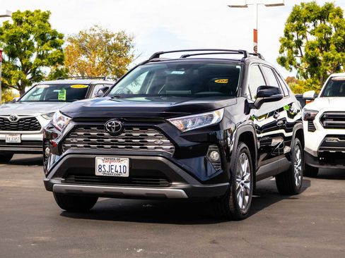 Certified 2020 Toyota RAV4 Limited image 4