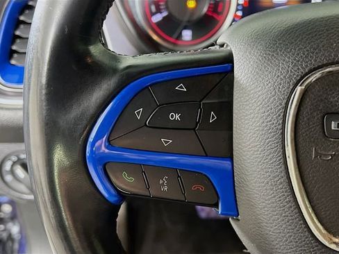 Used 2016 Dodge Challenger SXT image 13