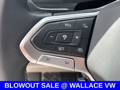 Certified 2024 Volkswagen Tiguan SE w/ Panoramic Sunroof Package FWD image 21