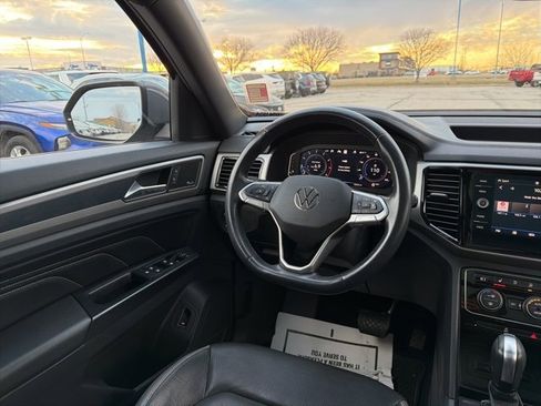 Used 2020 Volkswagen Atlas Cross Sport SEL Premium image 15