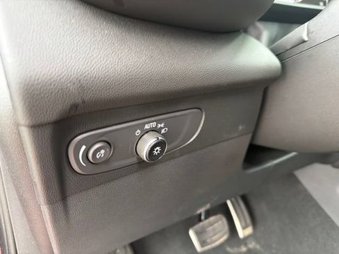 Used 2023 Buick Envision Preferred w/ Sport Touring Package AWD/4WD image 39