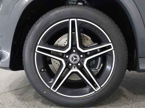 New 2026 Mercedes-Benz GLS 450 4MATIC image 5