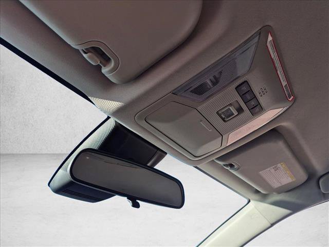 Used 2022 Toyota RAV4 LE AWD/4WD image 13