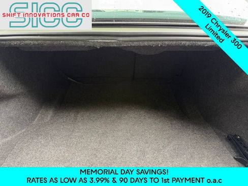 Used 2019 Chrysler 300 Limited RWD image 19