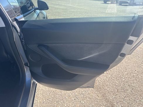 Used 2025 Tesla Model Y Long Range image 14