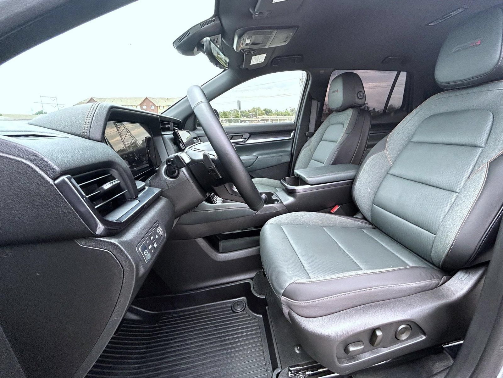 Certified 2026 GMC Terrain AT4 w/ Convenience Package III AWD/4WD image 11