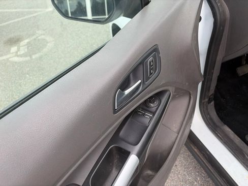 Used 2020 Ford Transit Connect XLT FWD image 12