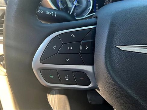 Used 2023 Chrysler Voyager LX FWD image 10