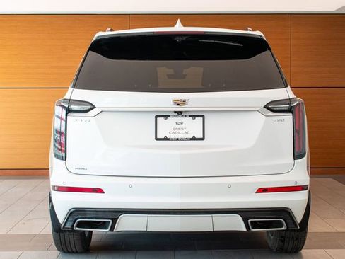 Used 2023 Cadillac XT6 Sport w/ Technology Package AWD/4WD image 7