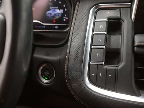Used 2024 GMC Yukon XL AT4 w/ Technology Package AWD/4WD image 24