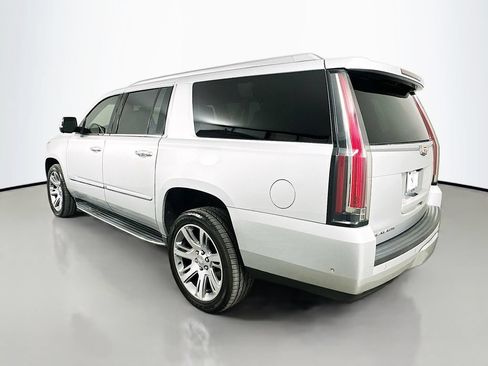Used 2017 Cadillac Escalade ESV Luxury AWD/4WD image 7