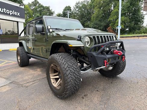 Used 2023 Jeep Gladiator Sport AWD/4WD image 9