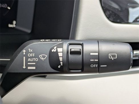 New 2025 Mitsubishi Outlander SE image 29