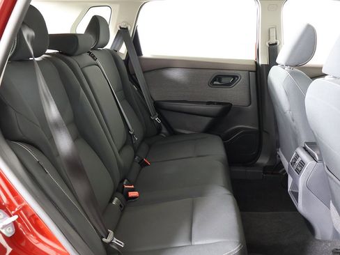 Used 2023 Nissan Rogue S image 30