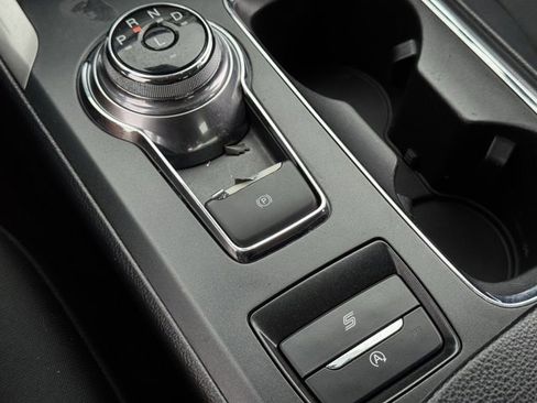 Used 2020 Ford Fusion SE image 21
