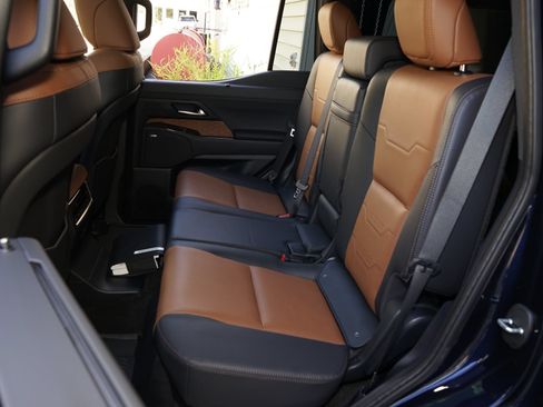 Used 2026 Lexus GX 550 w/ Cold Area Package AWD/4WD image 17